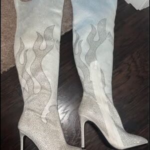 Women's White Flame Design Boots